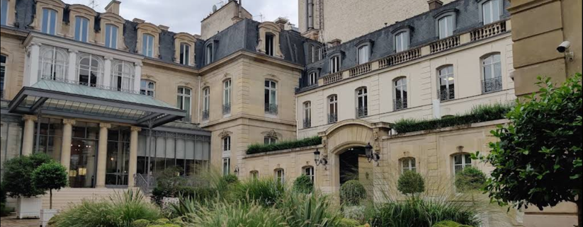 Ehemaliges Pariser Palais als Büro genutzt – Beispiel für Raumwirkung und Arbeitsatmosphäre im Kontext von BrandFengShui